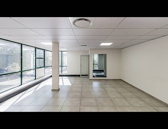 633M² OFFICE TO LET IN FERNDALE